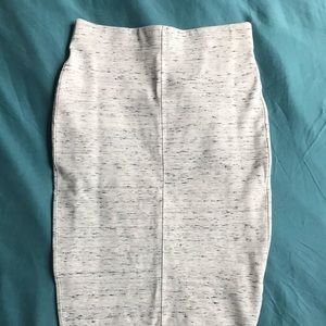 Aritzia Wilfred White Speckled Long Pencil Skirt